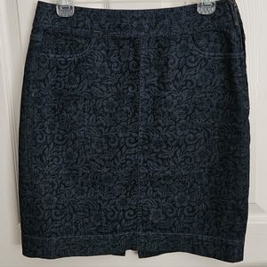 LOFT denim pencil skirt with flower pattern | Size 2